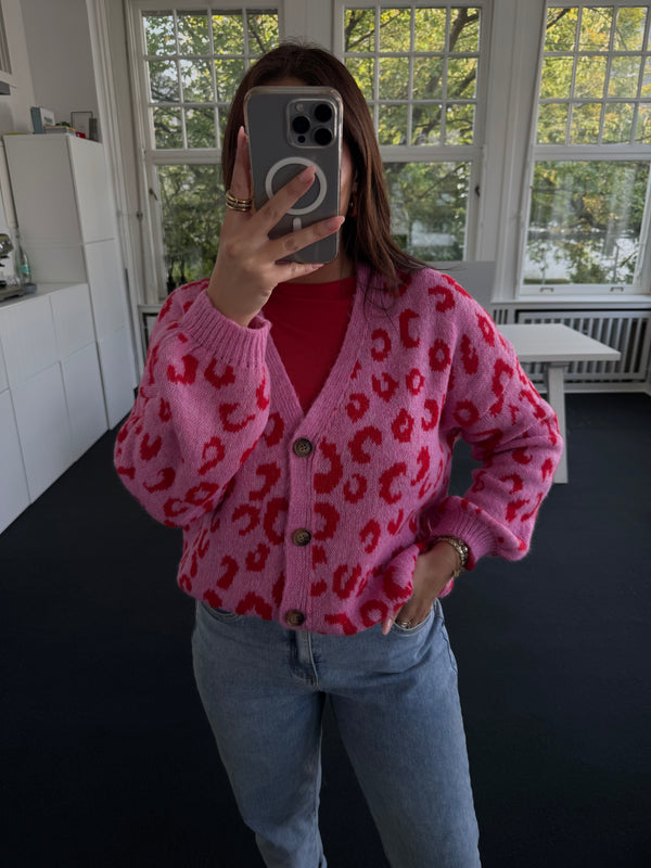Strickjacke im Leo-Design – Mit Knöpfen – Kratzfrei – One Size pink