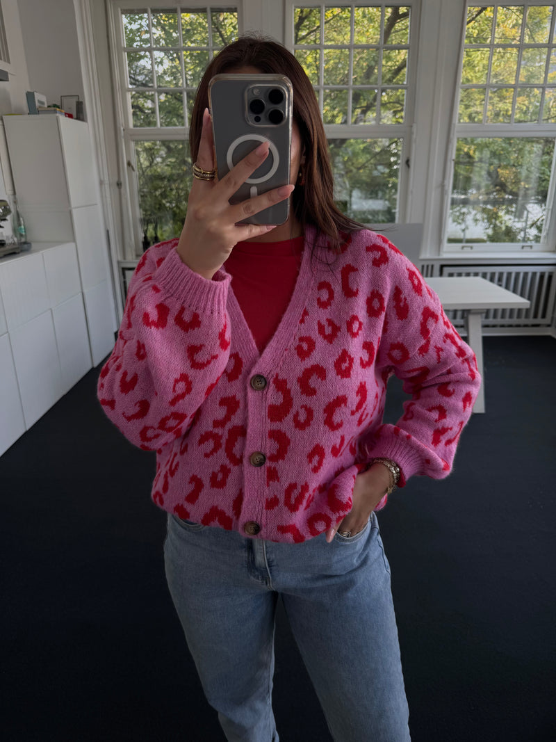 Strickjacke im Leo-Design – Mit Knöpfen – Kratzfrei – One Size pink