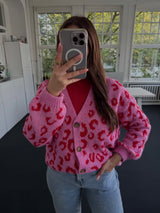 Strickjacke im Leo-Design – Mit Knöpfen – Kratzfrei – One Size pink