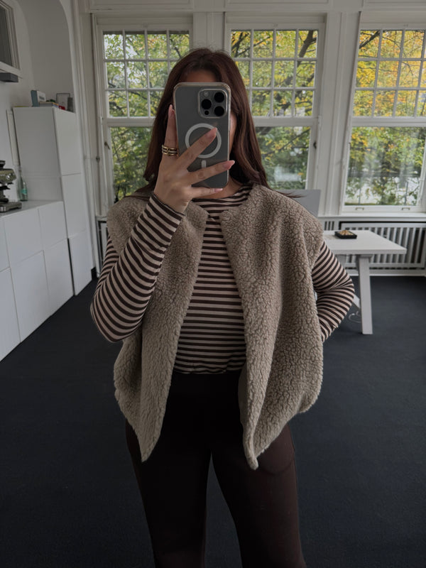 Plüsch-Weste mit Taschen – Offen Tragbar, One Size (Gr. 36–40) taupe