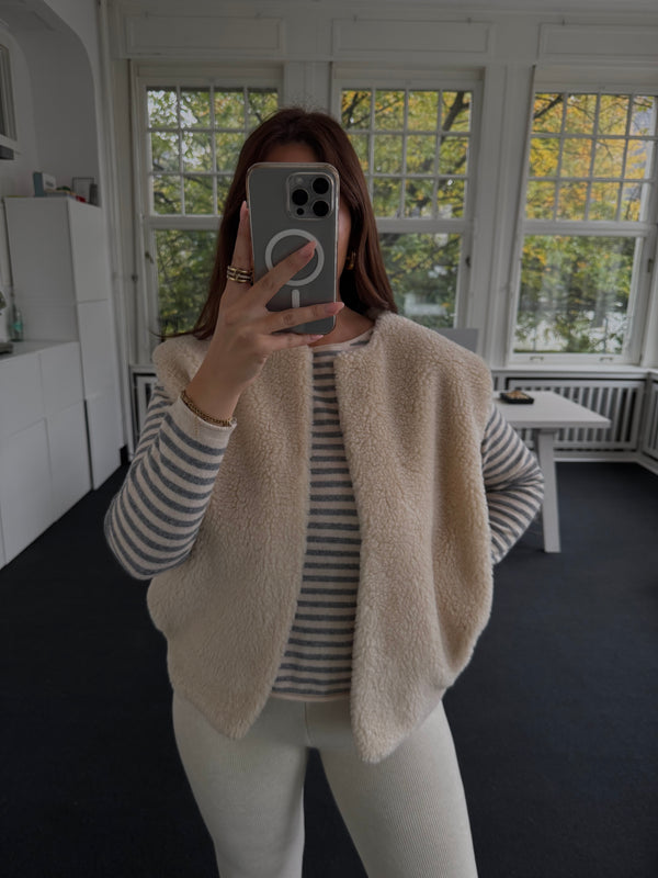 Plüsch-Weste mit Taschen – Offen Tragbar, One Size (Gr. 36–40) beige