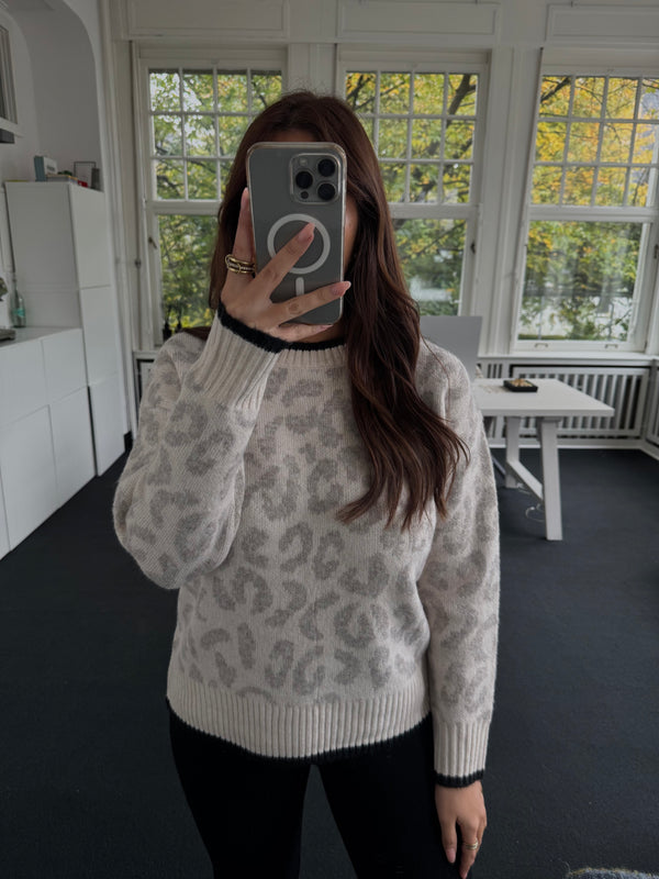 Pullover in Leo-Optik – Beige/Taupe mit Schwarzen Details, One Size