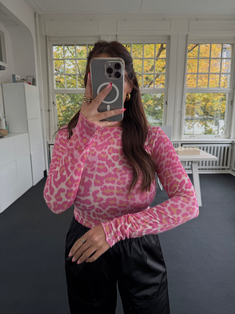 Kaschmir-Shirt mit Leo-Muster – Figurbetont – One Size pink