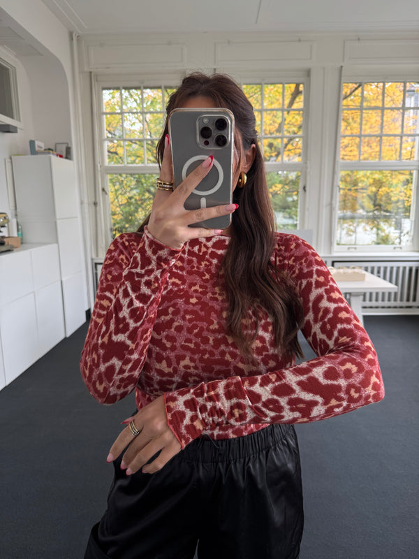 Kaschmir-Shirt mit Leo-Muster – Figurbetont – One Size rost