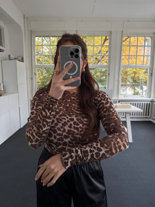 Kaschmir-Shirt mit Leo-Muster – Figurbetont – One Size braun/rost