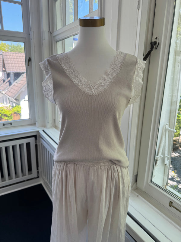 Top mit Spitze summer beige