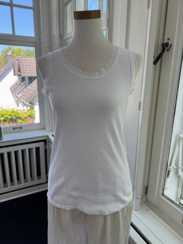 Top mit spitze weiß