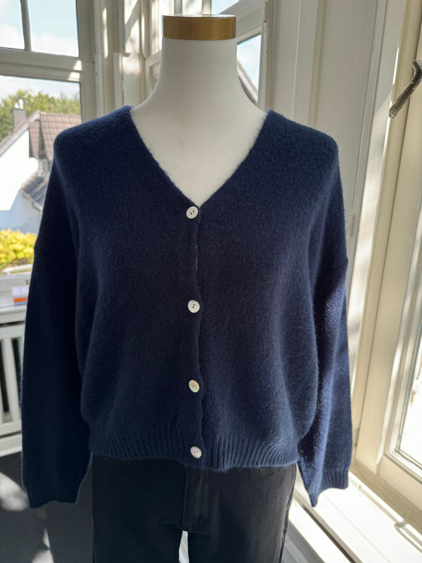 STRICKJACKE SOFT MUST HAVE blau