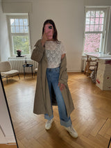 Stretch Jeanshose mit Falten-Detail – Knöchellang & Lockerer Fit blau