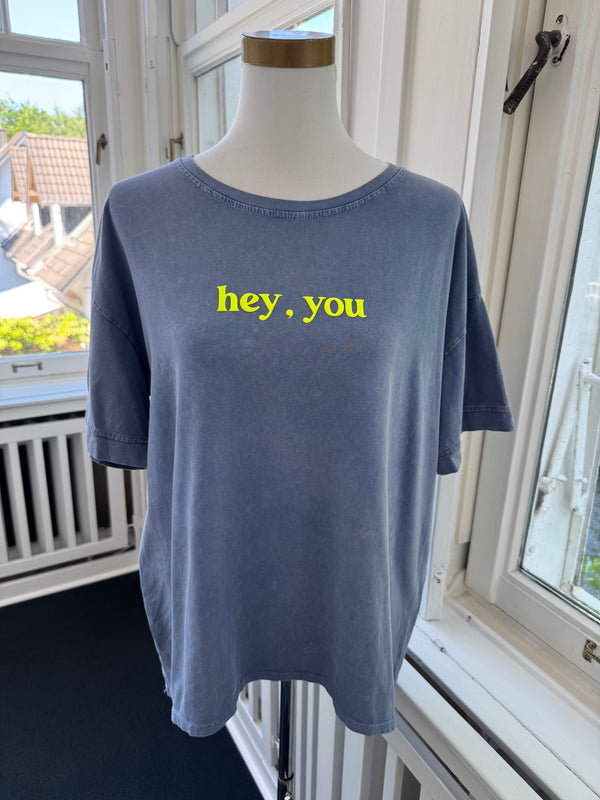 T-shirt hey you oversized blau