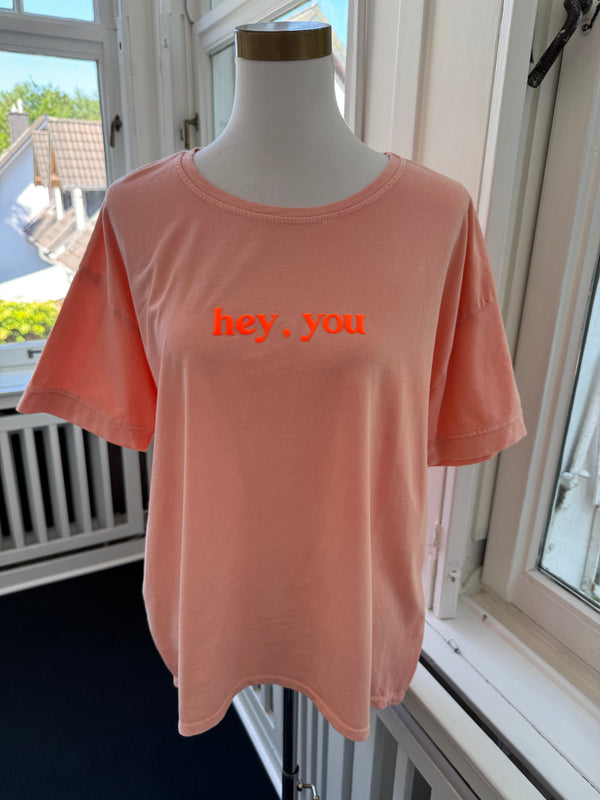 T-shirt hey you oversized peach