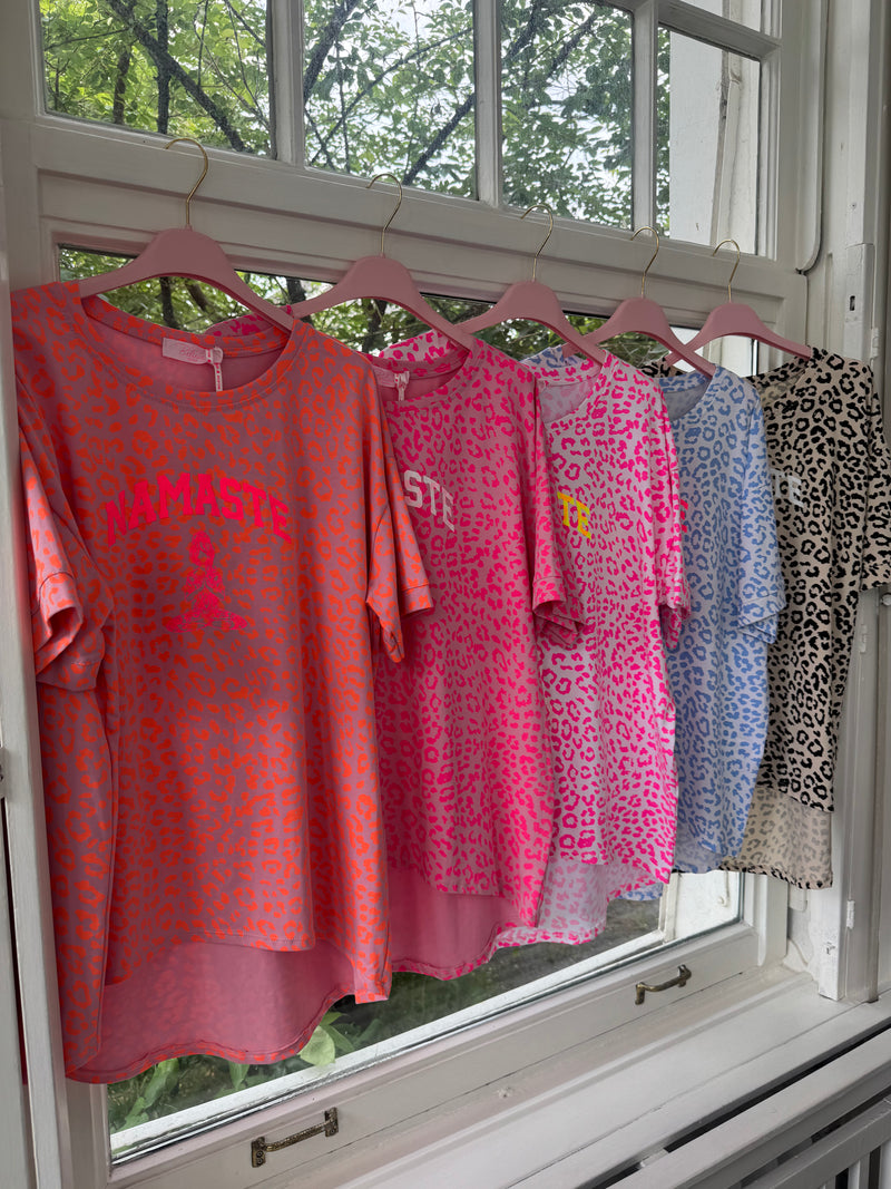 T-Shirt Namaste leo must have in mehreren Farben