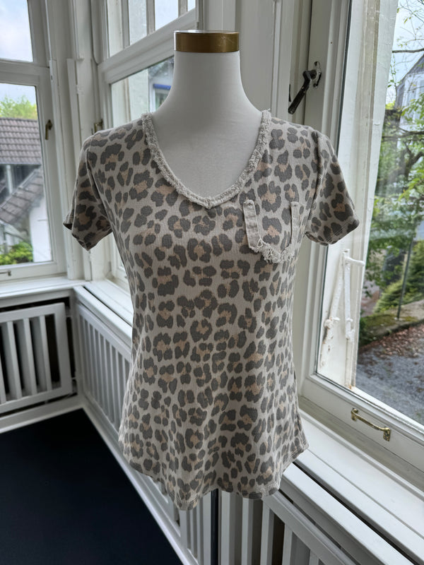 T-SHIRT LEOPRINT AUSGEFRANST BEIGE