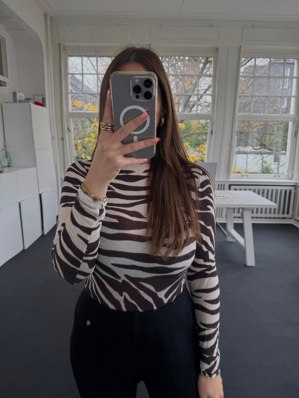 Kaschmir-Style Shirt mit Zebra-Muster – figurbetont – One Size (36–40)