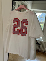 Oversized T-Shirt in Creme mit „26“ Print – minimalistischer Look & lässiger Fit (One Size 36–42) creme