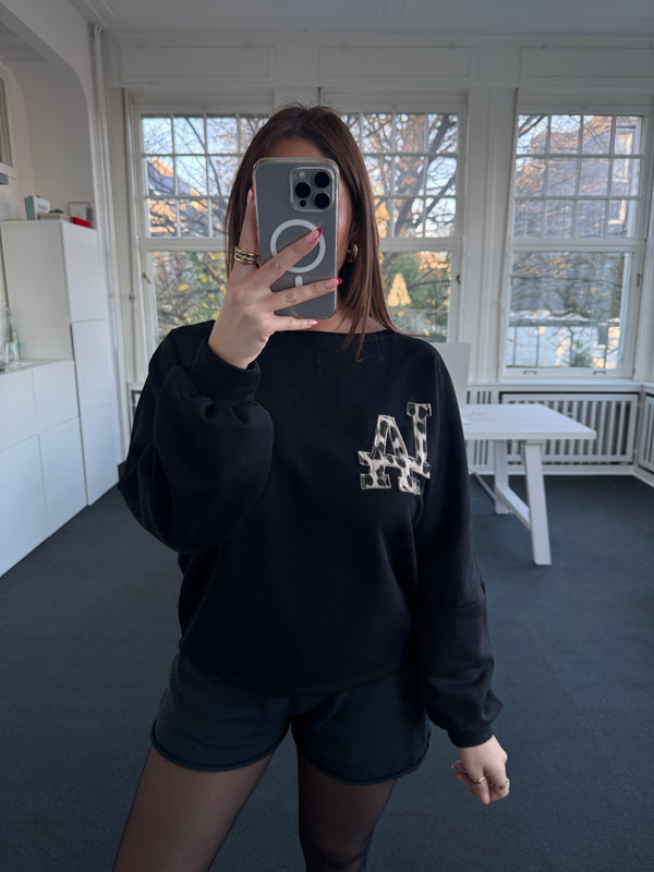 Sweatshirt-Oberteil im U-Boot-Stil mit „LA Leo“-Print – One Size (36–40) schwarz