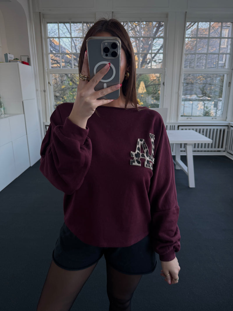 Sweatshirt-Oberteil im U-Boot-Stil mit „LA Leo“-Print – One Size (36–40) bordeaux