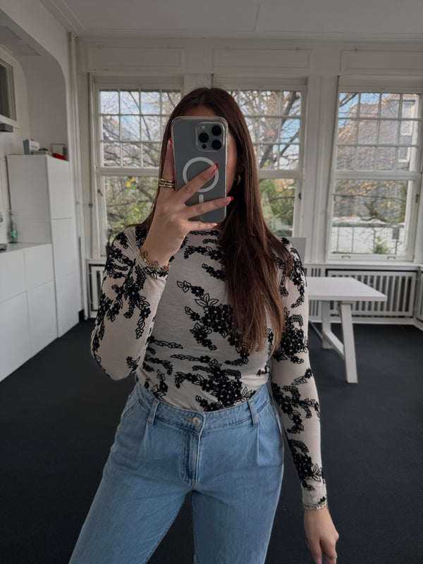 Figurbetontes Kaschmir-Style Shirt mit Flower-Samt-Flockmuster beige