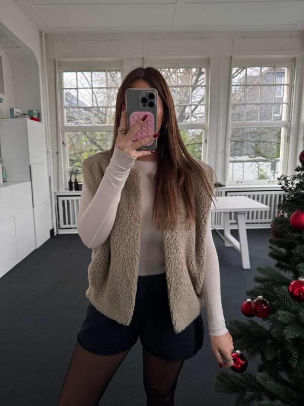 Plüsch-Weste mit Taschen – Offen Tragbar, One Size (Gr. 36–40) beige