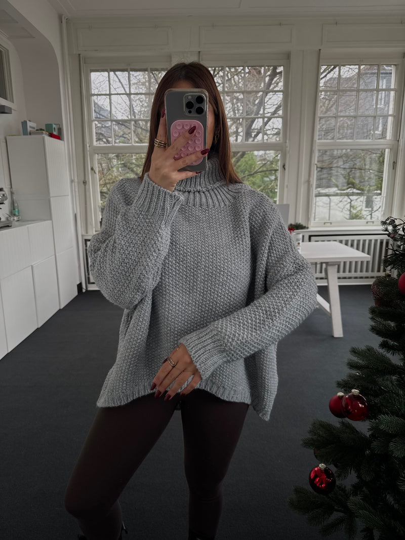 Rollkragen Grobstrickpullover – Grau – Vokuhila-Schnitt – One Size (36–42)