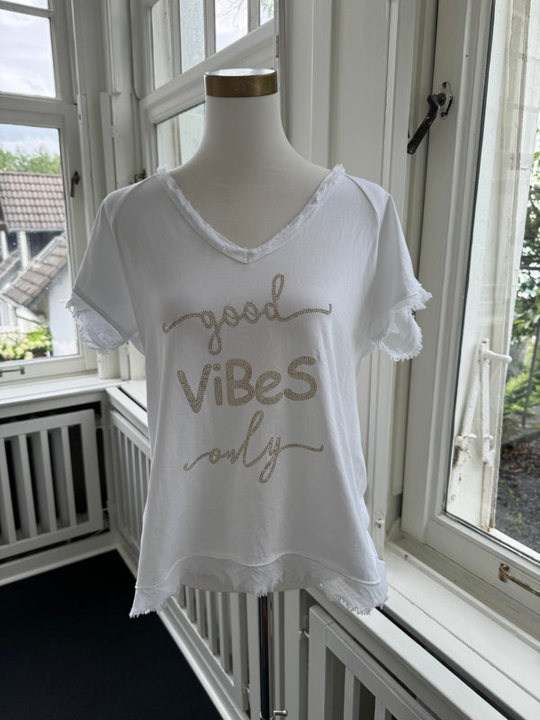 T-SHIRT GOOD VIBES ONLY AUSGEFRANST WEIß