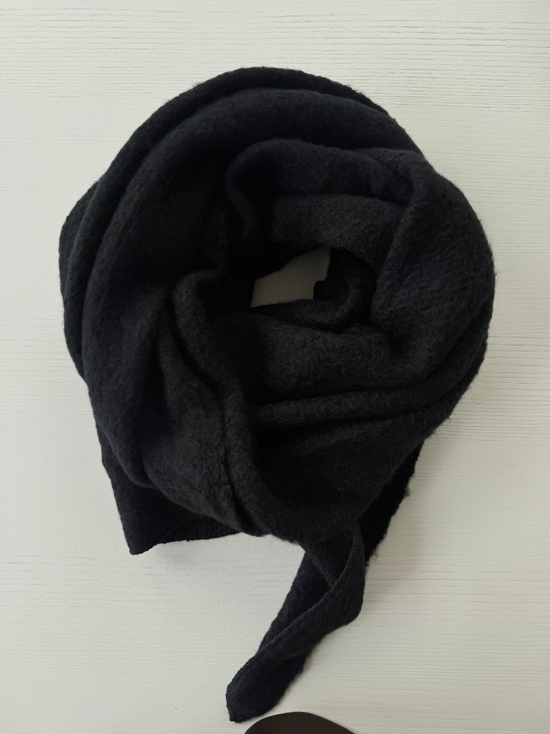 Kuscheliger Rechteckschal aus 100% Viskose – weich, warm & anschmiegsam schwarz