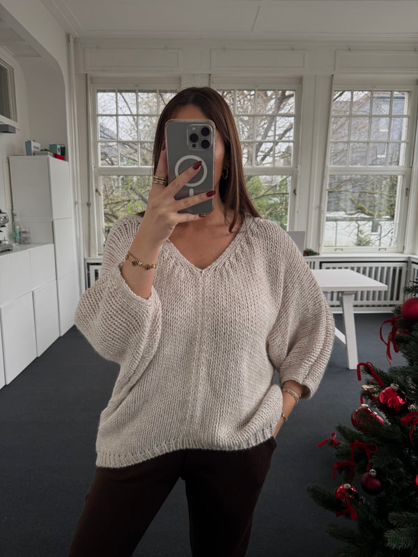 Grobstrick Oberteil mit V-Ausschnitt – Halbarm, vorne kürzer – One Size (36–42) beige