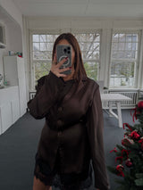 Seidiger Braun-Blazer mit 3 Knöpfen – Bindbar vorne oder hinten – One Size (36–40) – Glänzend & festlich