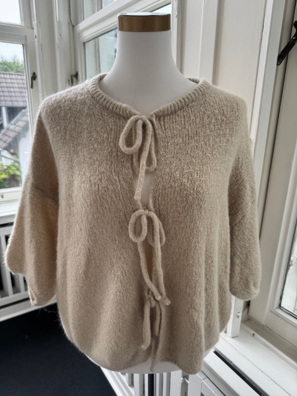 Strick new collection must have beige