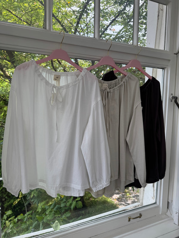 Bluse mit Bändchen 100% Baumwolle