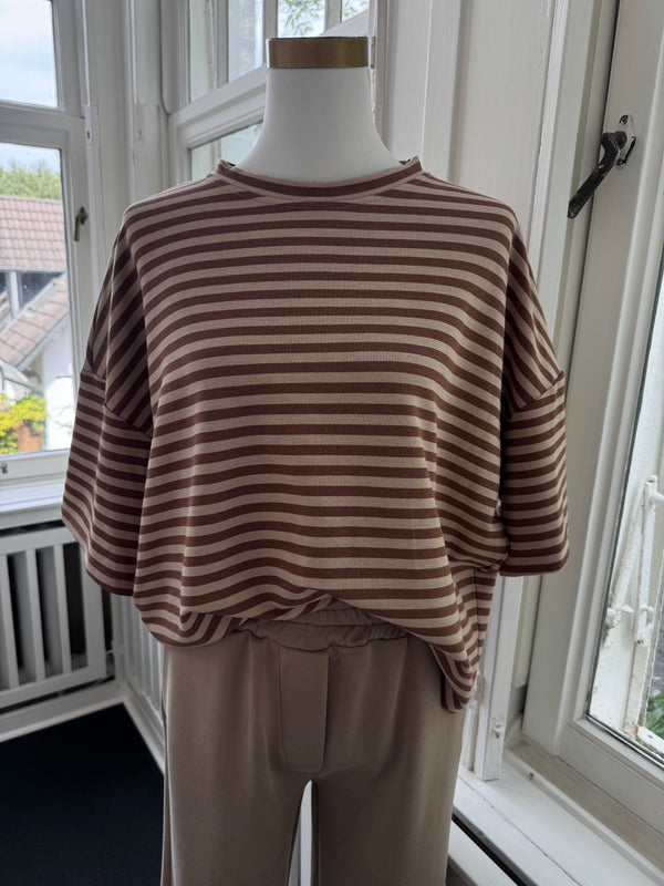 T-Shirt gestreift oversized kastiger Schnitt braun