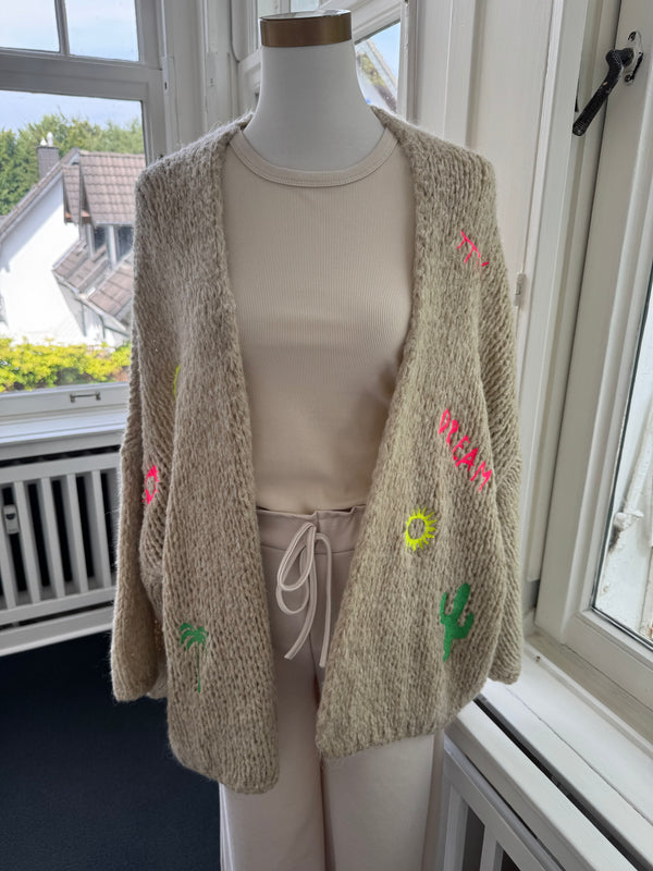 Strickjacke love beige
