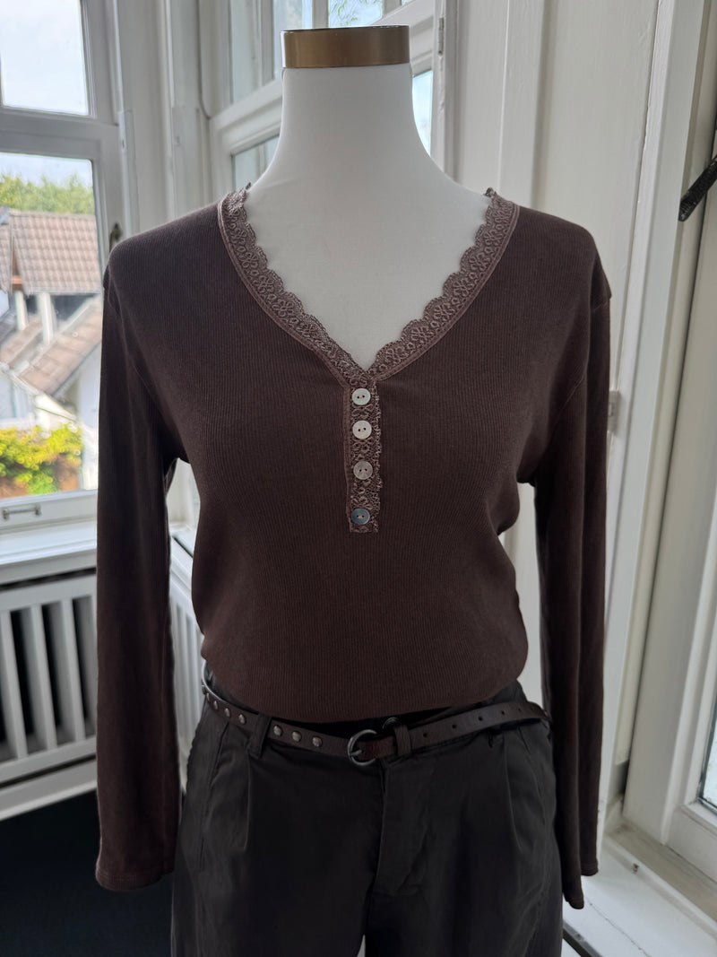 Langarmshirt spitze mit knöpfen