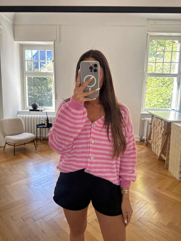 Strickjacke gestreift mit Knöpfen pink