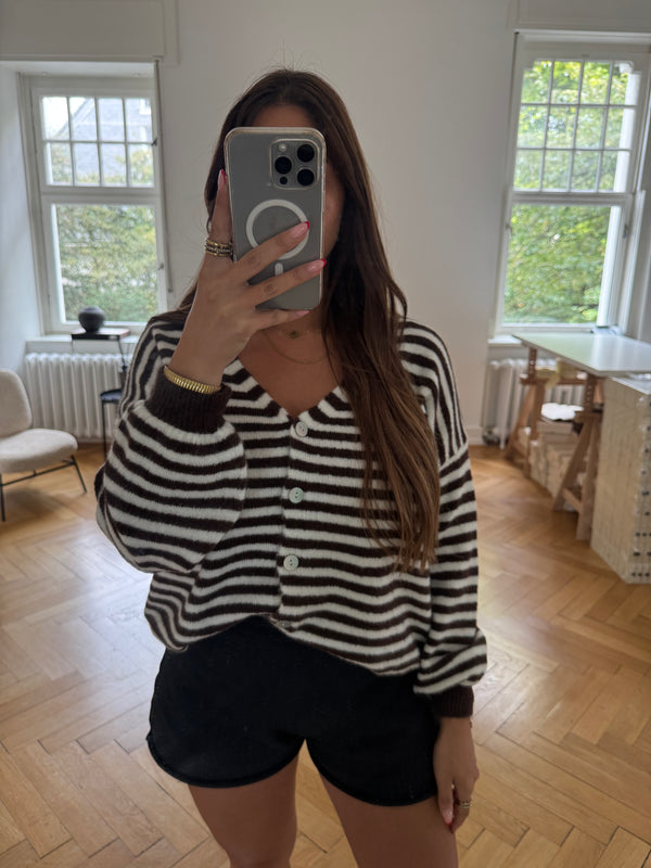 Strickjacke gestreift mit Knöpfen braun