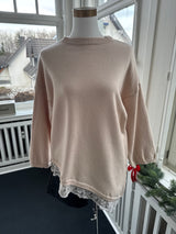 Asymmetrisches Strickoberteil mit Spitze – One Size (36–40) beige