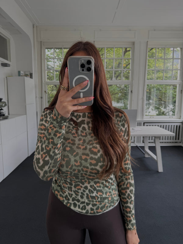 Oberteil leo cashmere sehr dünner Stoff grün