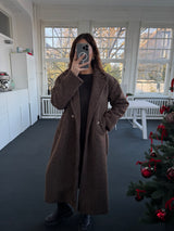 Langer Oversized Mantel in Braun mit Knopf und Taschen – Gr. 36–42