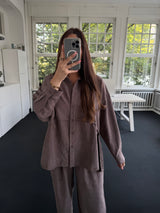 Fließende Hemdbluse in Taupe mit Seitenschlitzen