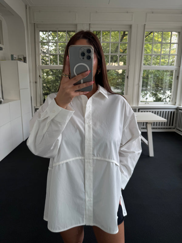 Oversized Hemd mit Seitenschlitz weiß