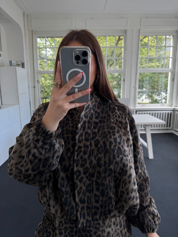 Leo Luxe – Bomberjacke im Wild-Style mit Lederkragen