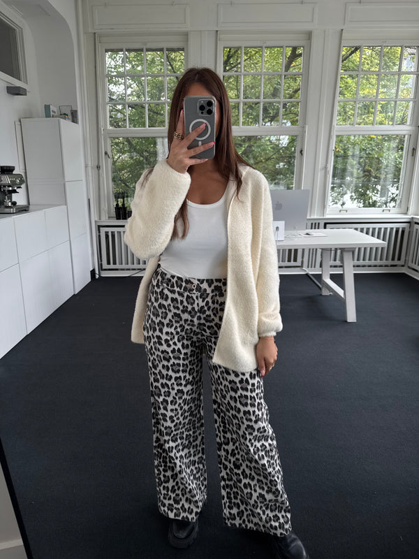 Wild Comfort – Leo-Hose mit weitem Bein & Gummibund