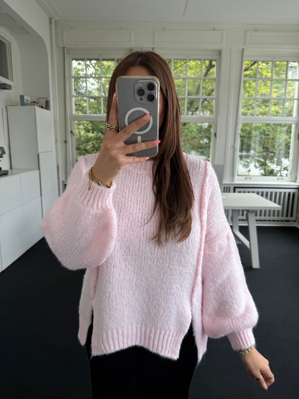 Oversized Strickoberteil mit Stehkragen – Ballonärmel & Seitenschlitze rosa