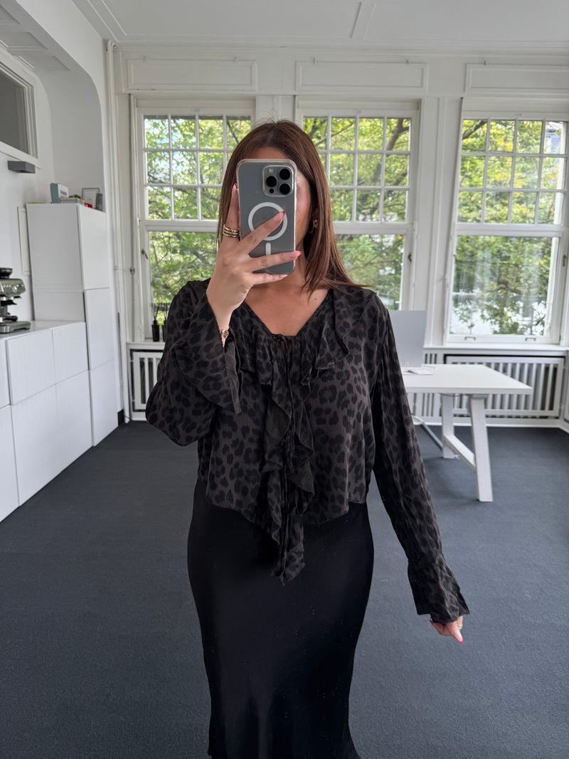 Leichte Leo-Bluse in Braun – Trompetenärmel & Schnürung braun