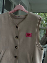 Superweiche Fleece-Optik Weste – Mit „Amour“-Schrift, Knöpfen & Taschen beige