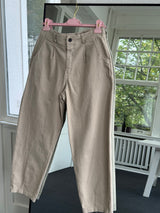 Ballonhose aus festem Baumwollmix – Mit Knopf & Gürtelschlaufen, normale Passform beige