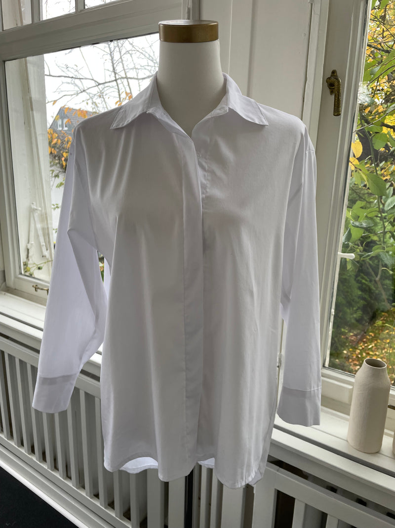 Shirt with hidden buttons long white