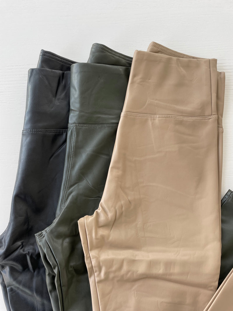 Shiny high-waisted leggings in three colors