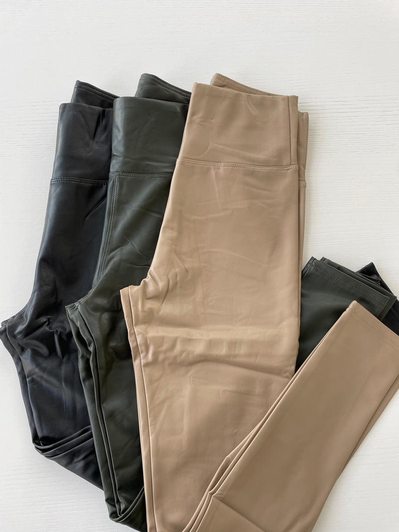 Shiny high-waisted leggings in three colors
